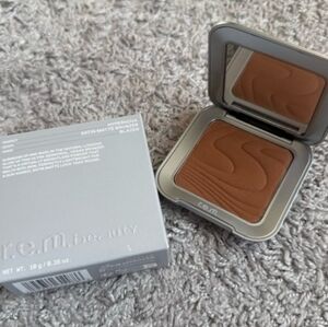 r.e.m. Beauty Satin Matte Bronzer - Blazed (Warm Brown)